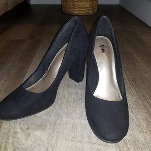 - Fioni Black heel